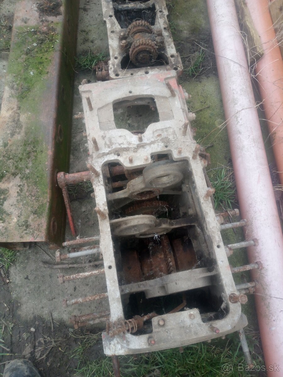 Náhradní díly na Traktor RS09 - 11