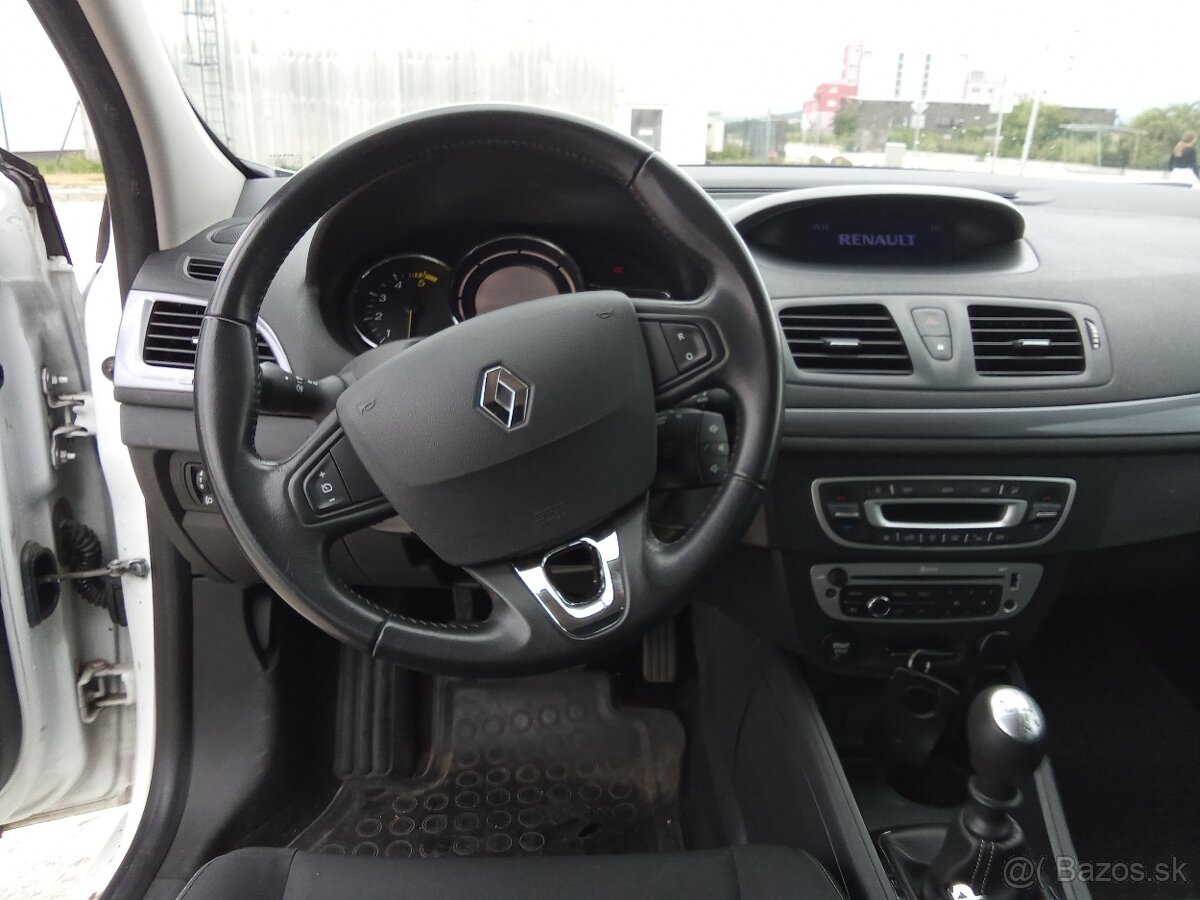 RENAULT MÉGANE 1.5 Dci r.v 2015 - 11