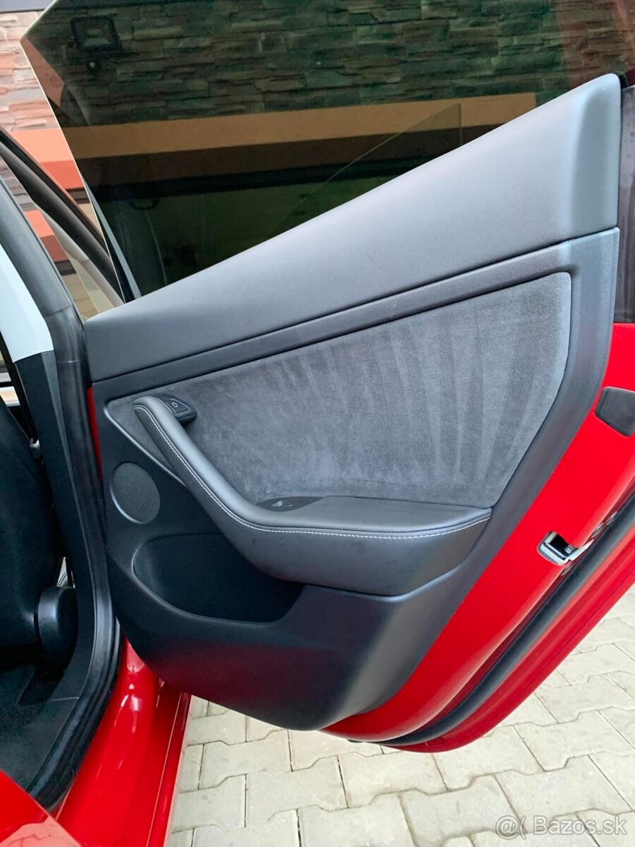 Tesla Model 3 Performance AWD 2021, Nebúrané Aj na splátky - 11