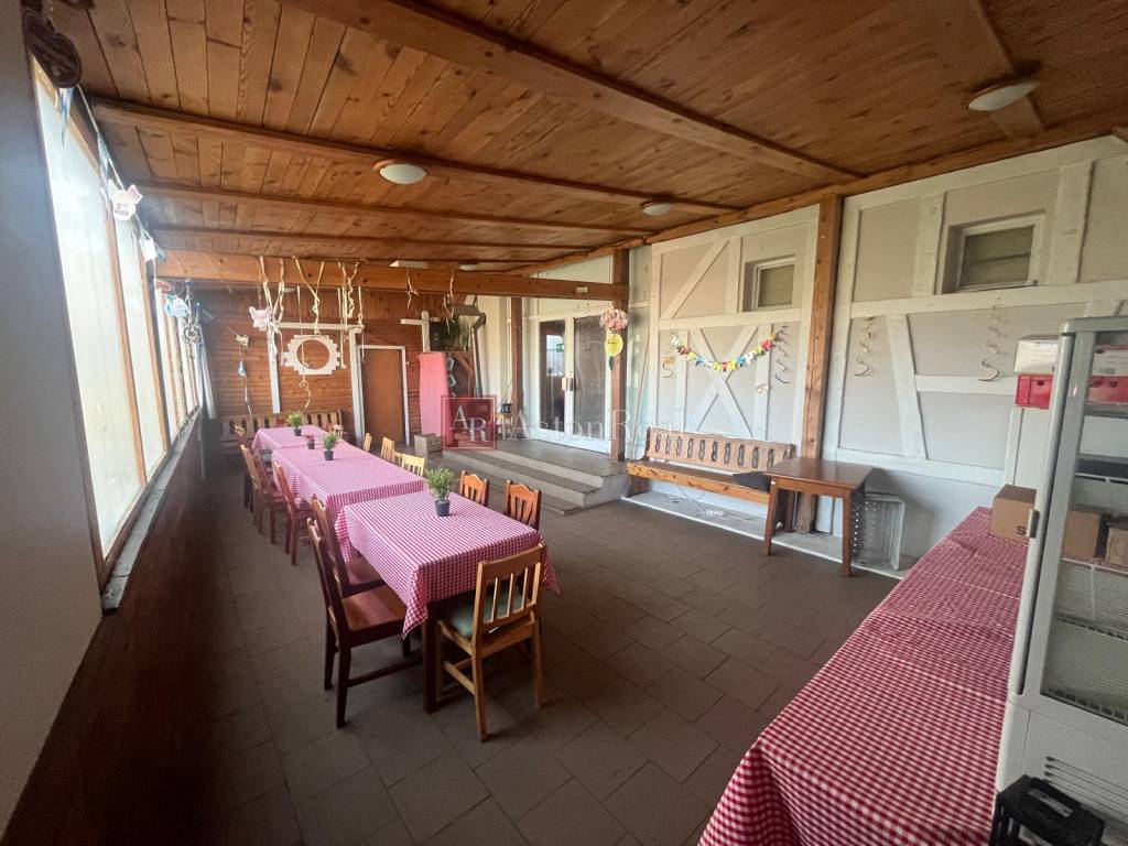 Predaj: KRČMIČKA v Starej Sásovej pri futbalovom štadióne - 11