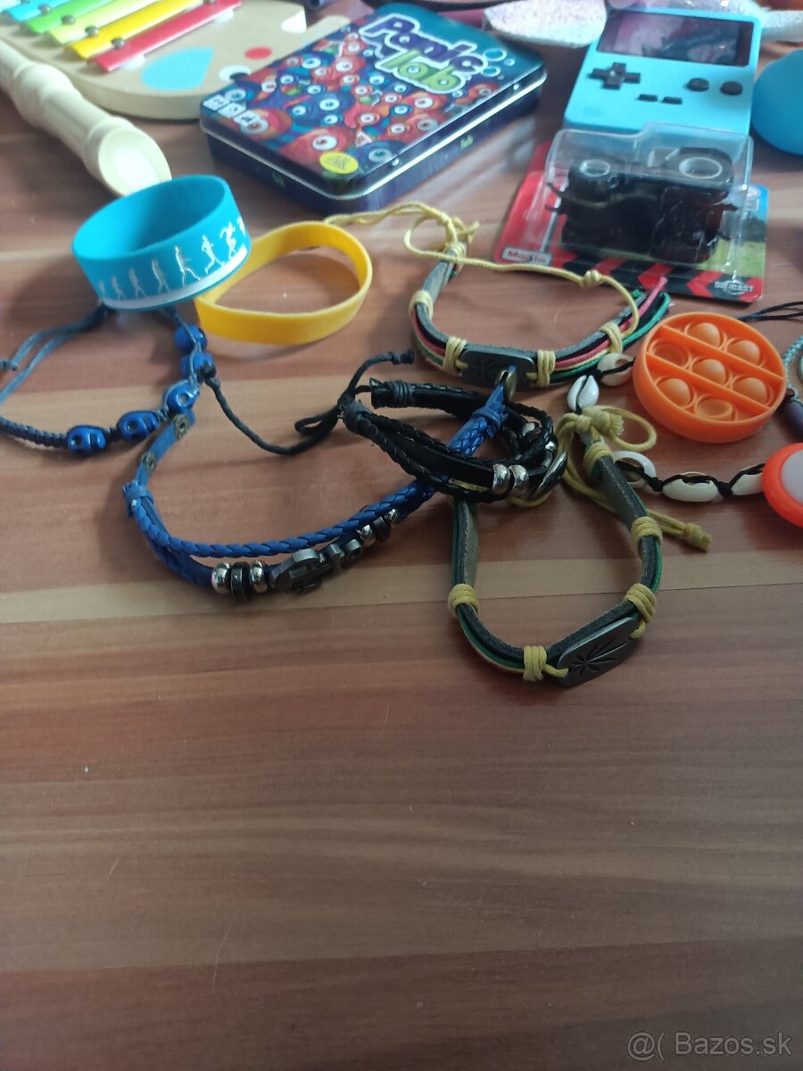 Rôzne hračky/drobnosti - 11