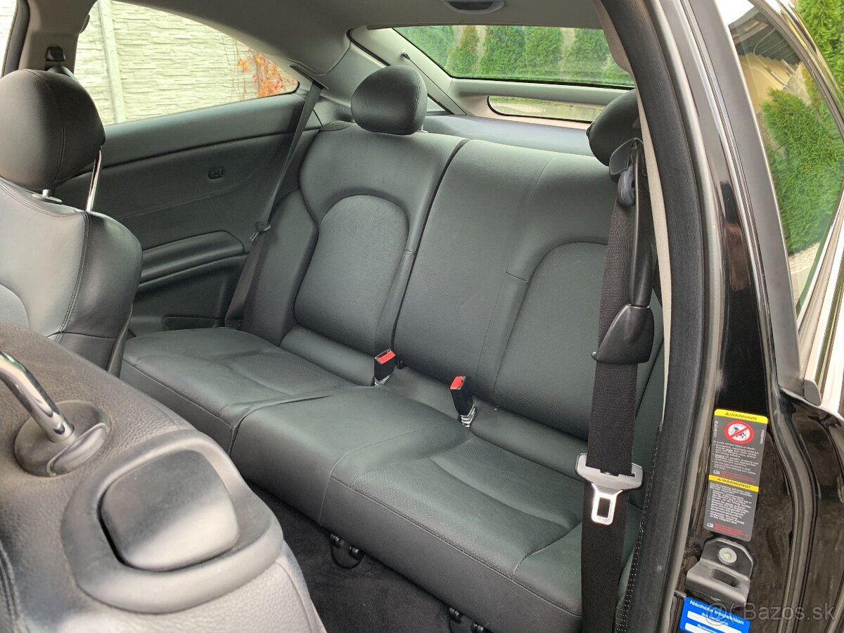 MERCEDES-BENZ C TRIEDA KUPÉ 230 V6 EVOLUTION SPORT 7G A/T - 11