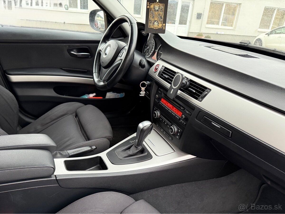 BMW E90 LCI 320d xDrive AT - 11