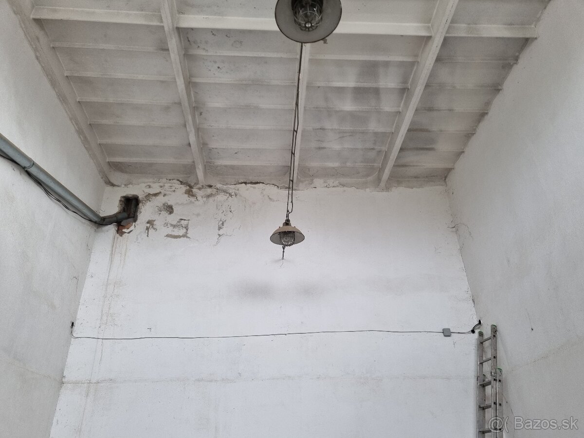 Dlhodobý prenájom podnikateľských priestorov v Lučenci - 11