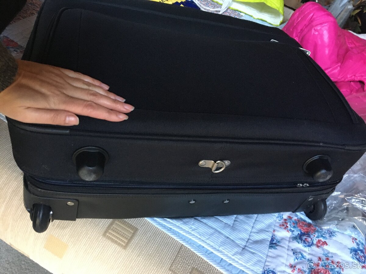 Predam lacno_ kufor cierny, pouzivany- za 7 Eur znackovy - 11