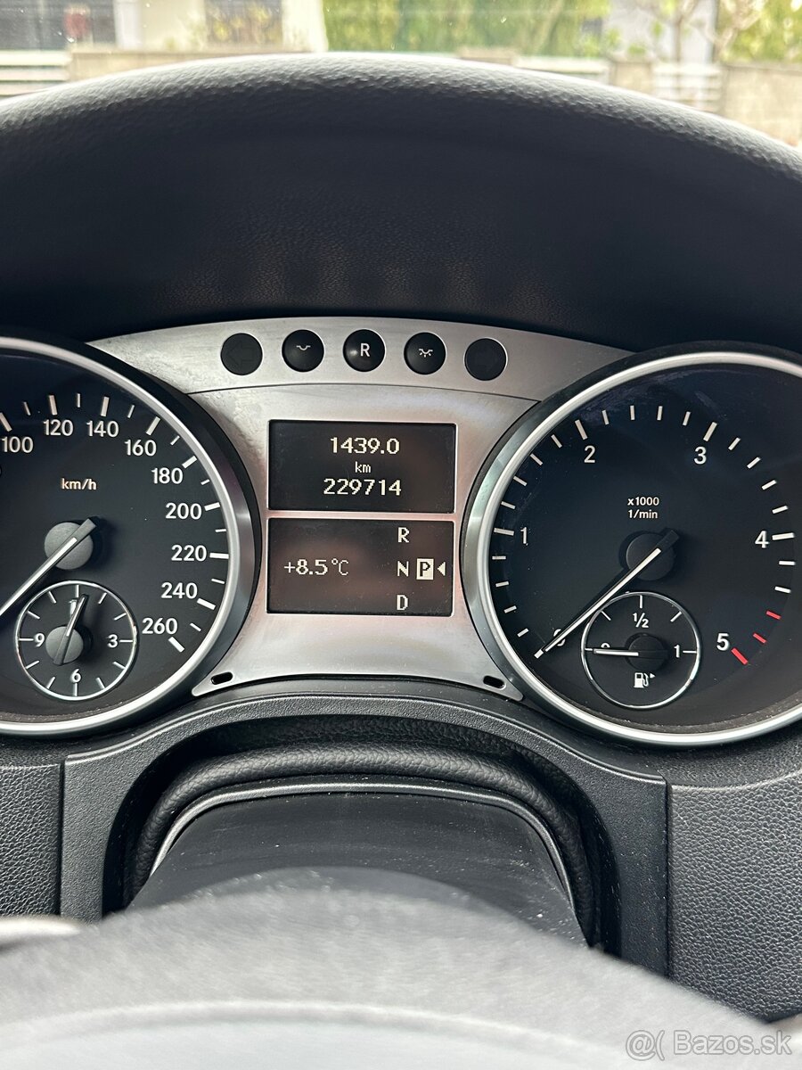 Mercedes-Benz ML320 - 11