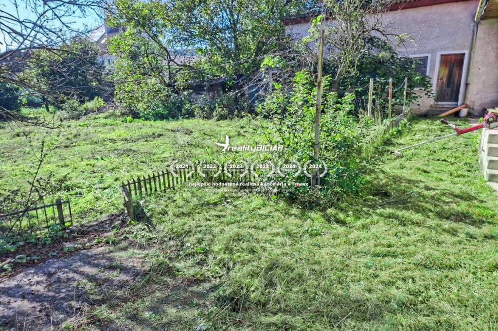 REZERVOVANÉ Starší 2-izbový rodinný dom v obci Dobrá Voda - 11