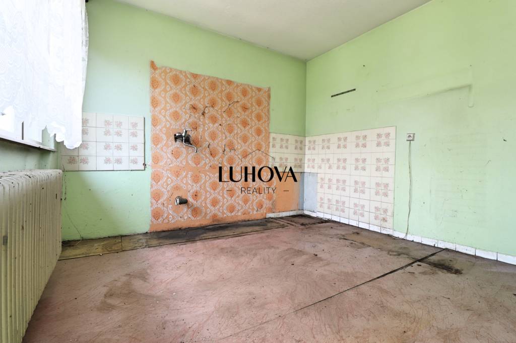 DOM v Zubáku s krásnym pozemkom - 11