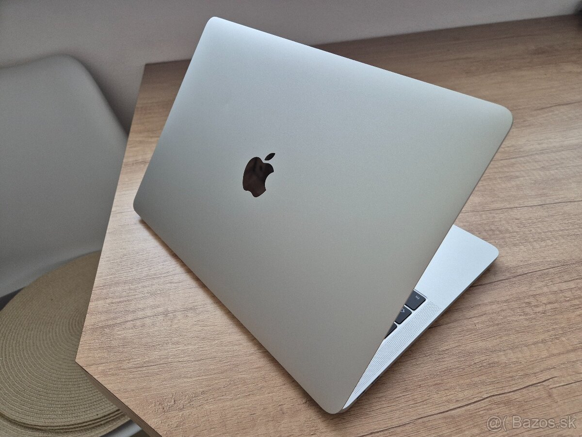 MacBook Pro (13-inch, late 2016, Two Thunderbolt 3 ports) - 11