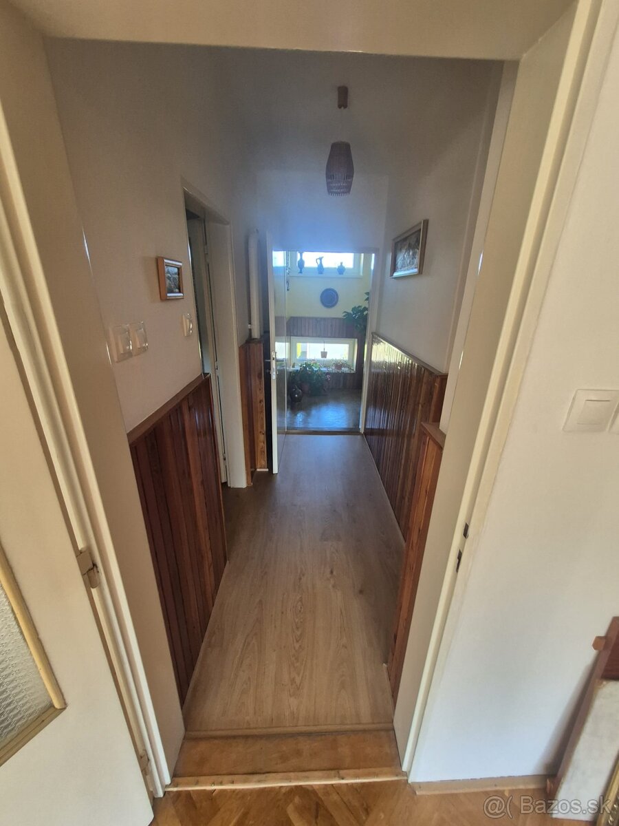 Prenájom 4.izbového bytu na poschodí RD Dunajská Lužná - 11