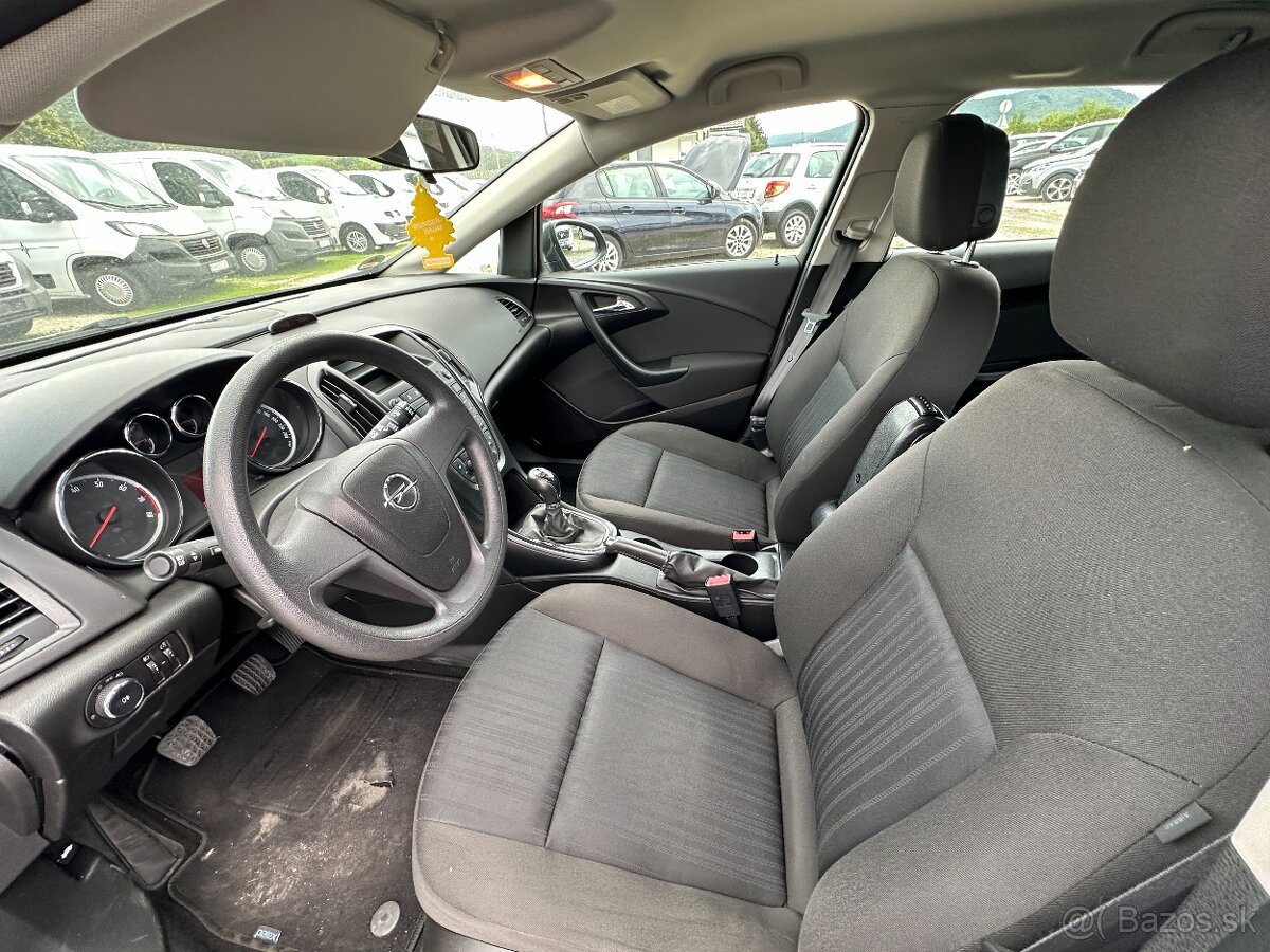 Opel Astra Sport Tourer - 11