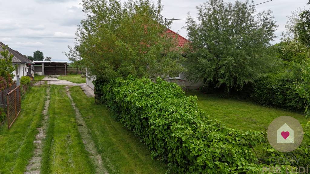 Veľký priestranný pozemok o rozlohe 7445 m2 s RD, Jelka - 11