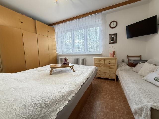 Na predaj RODINNÝ DOM v centre obce Konská - 11