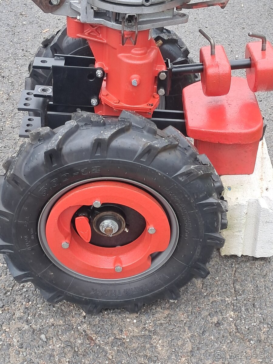 Predám malotraktor Vari s motorom honda gsv - 11