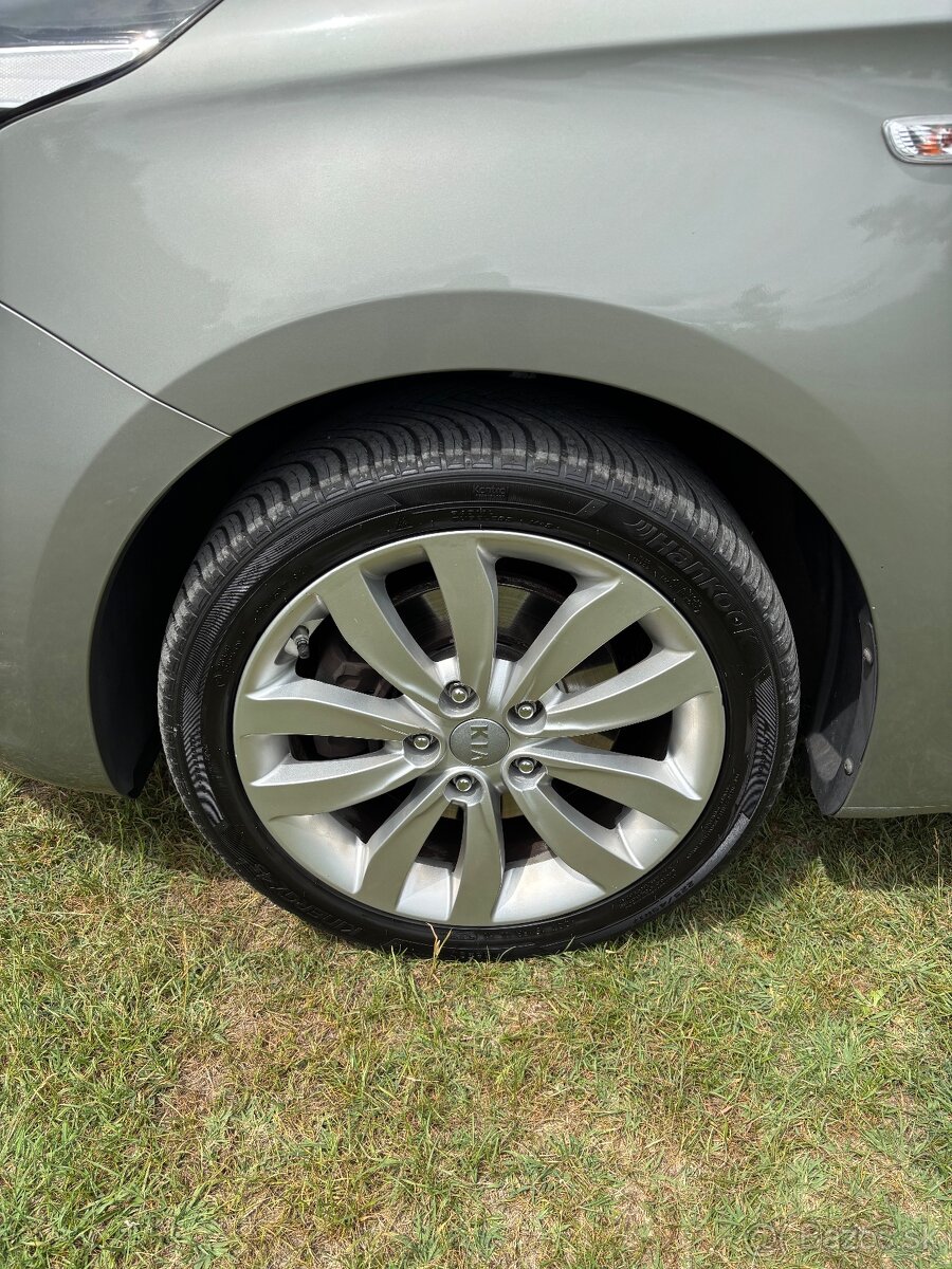 Kia Carens 1.6 GDi EX - 11