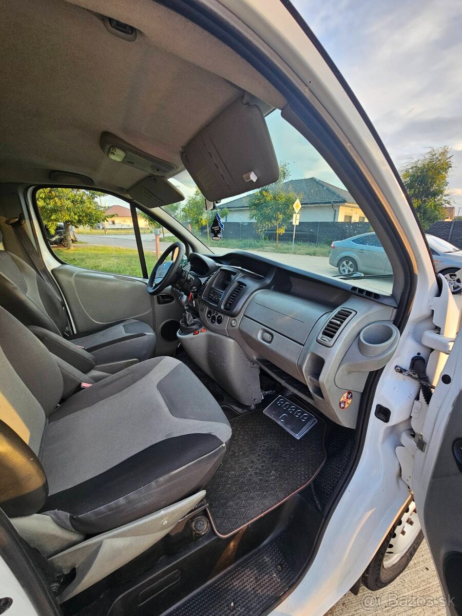 Renault Trafic 2.0 Dci Long - 11