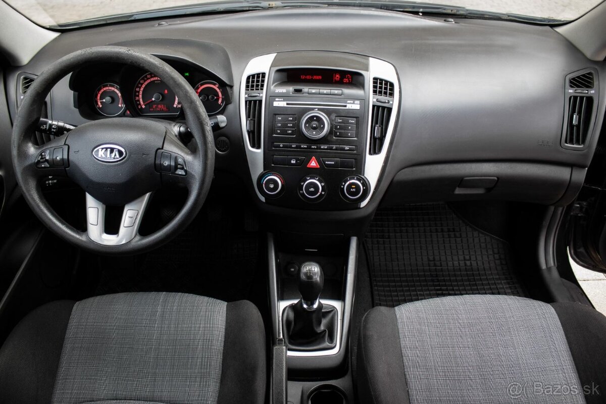 Kia Ceed 1.4 CVVT, 77kW (2011) - 11