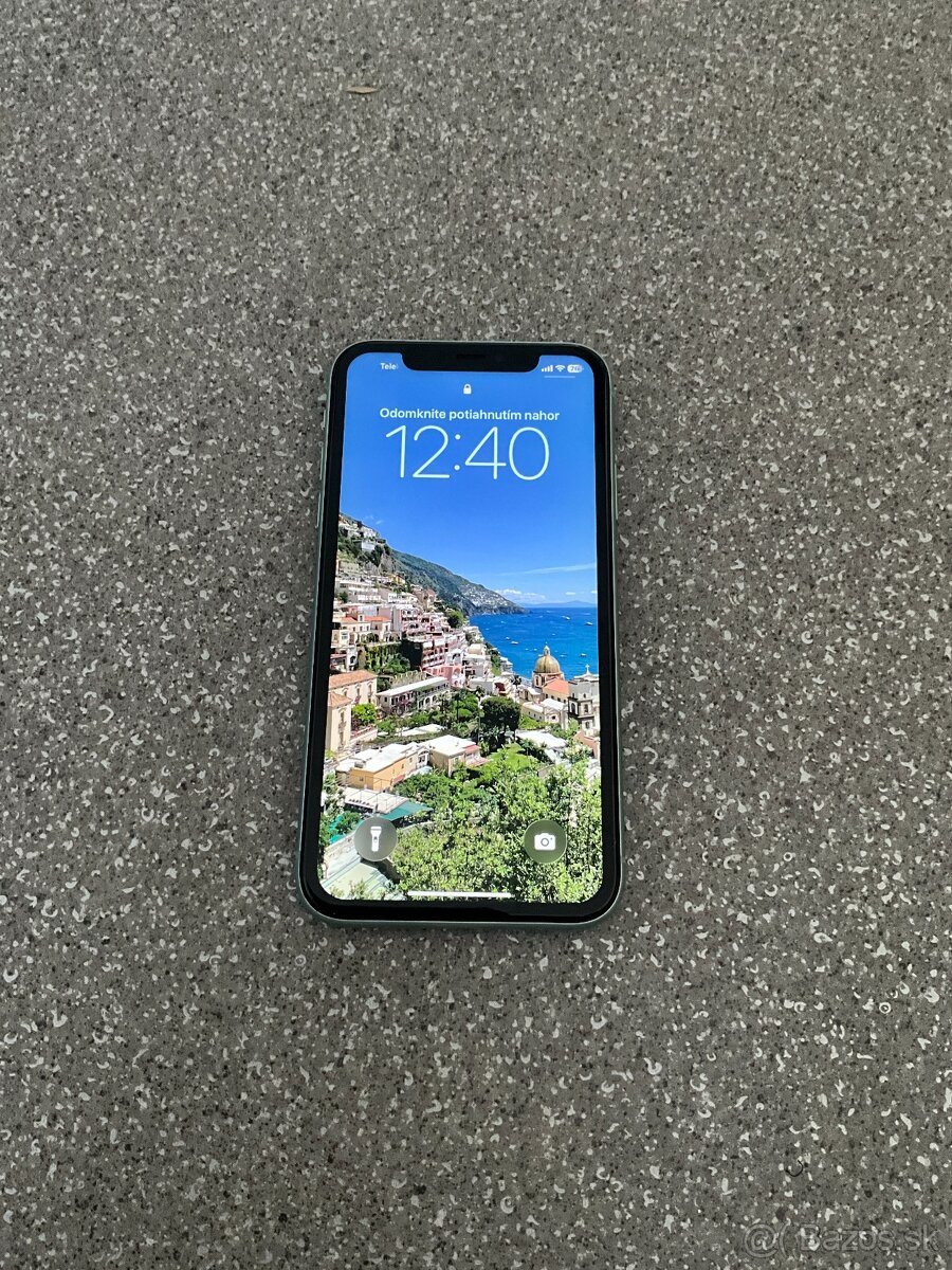 iPhone 11 64 GB - 11
