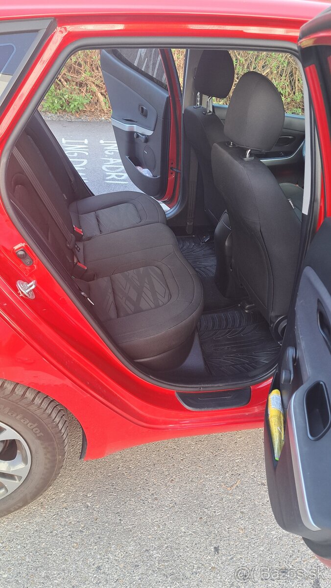 Kia Ceed 1,4 benzín - 11