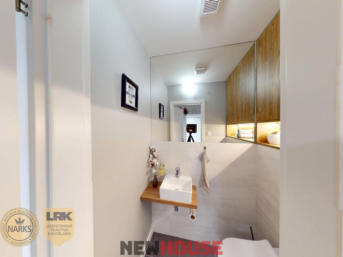 Na predaj veľkometrážny 145 m2 byt s terasou 35 m2, záhradou - 11