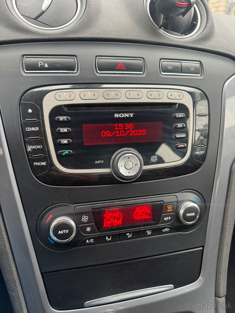 Ford Mondeo 1.6i TOP STAV - 11