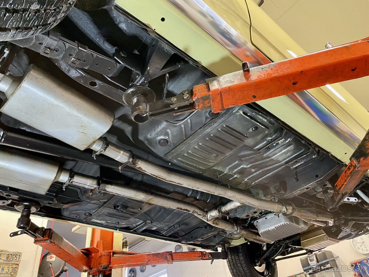 1968 Dodge Coronet R/T - 11