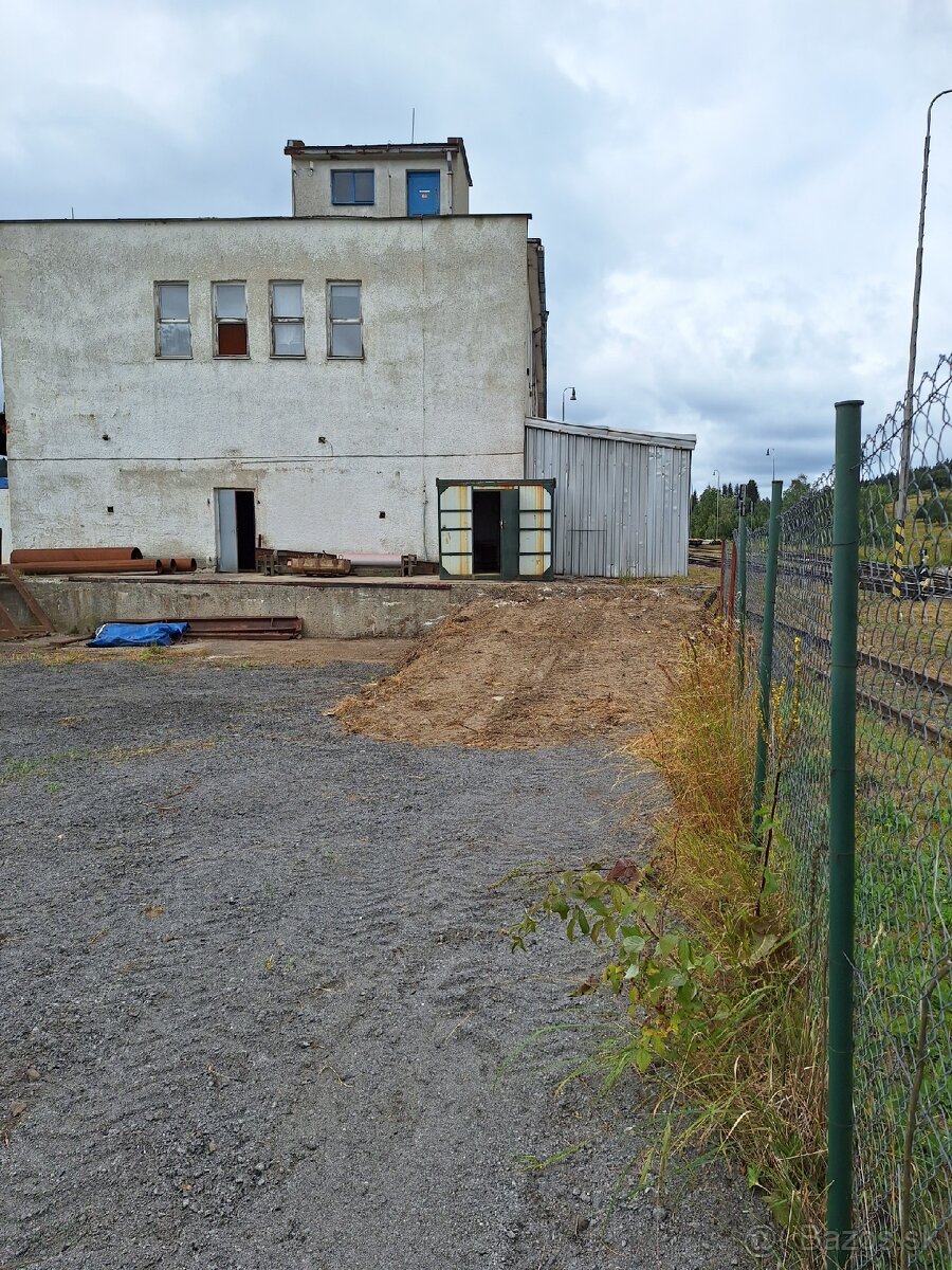 Prenajom skladových priestorov o celkovej rozlohe 960 m2 - 11