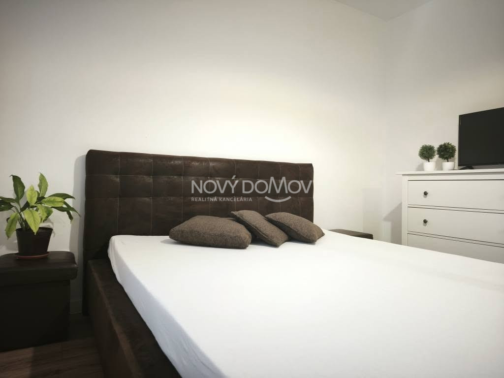 P R E N Á J O M - 11