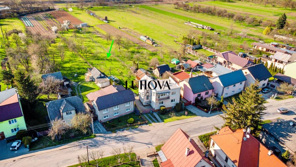 Rodinný dom s krásnou záhradou - 11