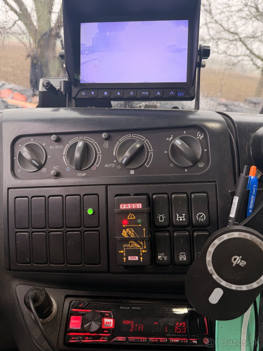 MAN TGL 12.250 hákový nosič kontejnerů + Fassi F105XP - 11