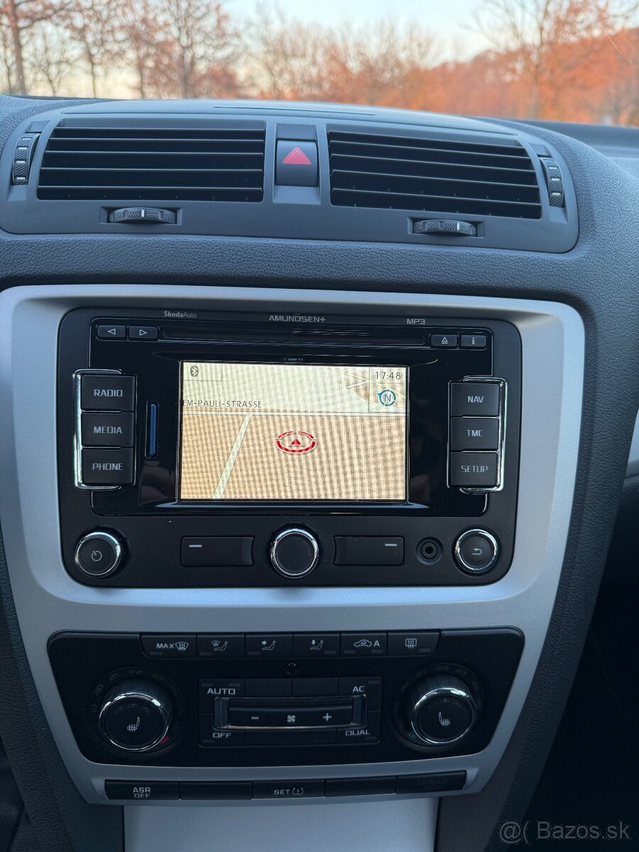 Skoda Oktavia Combi - 11