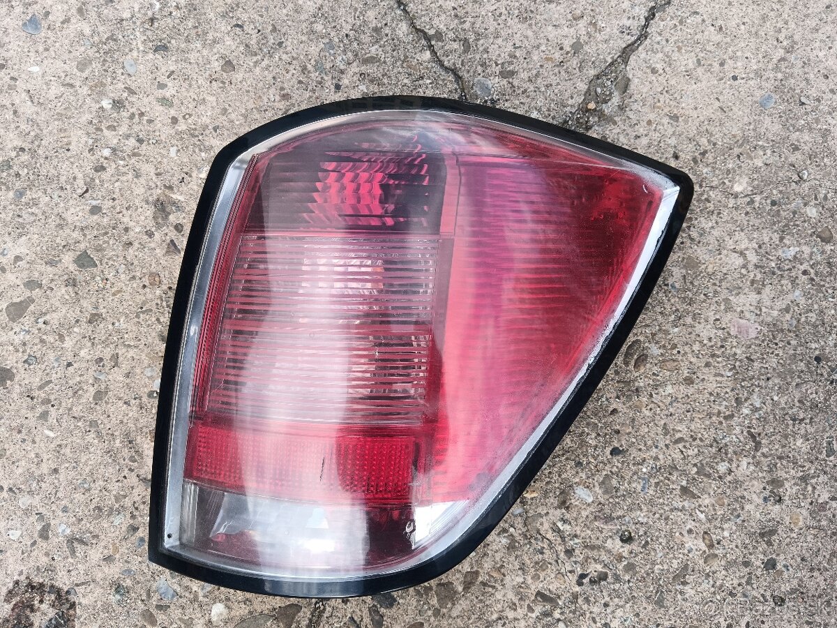 Predam na Opel astra H predne a zadne svetla - 11