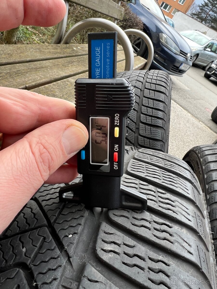 225/40/19 Pirelli Sottozero 3 - 11