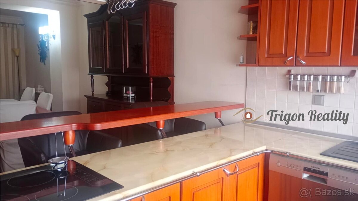 Rodinný dom s netradičným interiérom - KOMÁRNO - 11