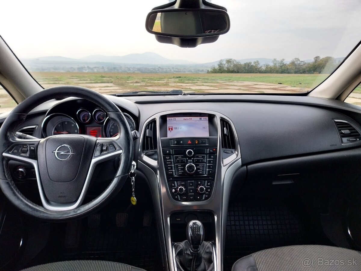 Opel Astra J 1.7 CDTI - 11