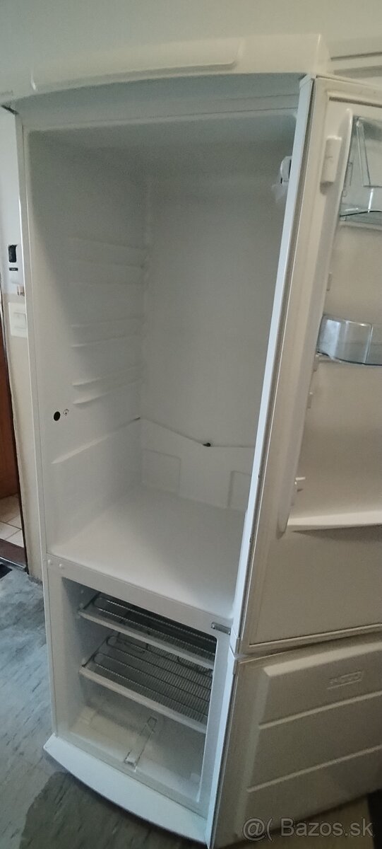Predám chladničku s mrazničkou dolu - 11