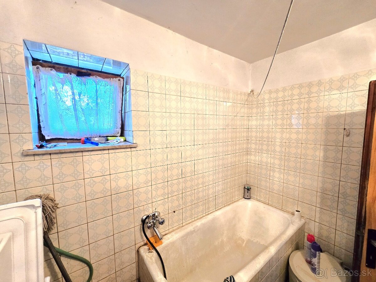 3-izbová chalupa so záhradou a vedľajšou budovou v Hrašnom - 11