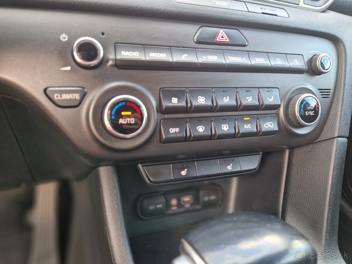 Kia Sportage 2.0 CRDi 4WD AT Gold Odpočet DPH - 11