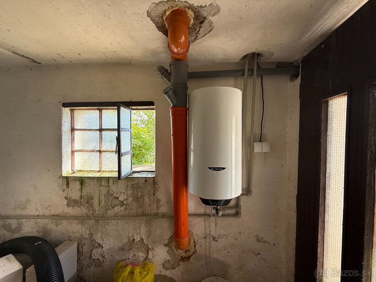 ZNÍŽENÁ CENA CHATKA S ELEKTRINOU A VODOU ZLATÉ MORAVCE - 11