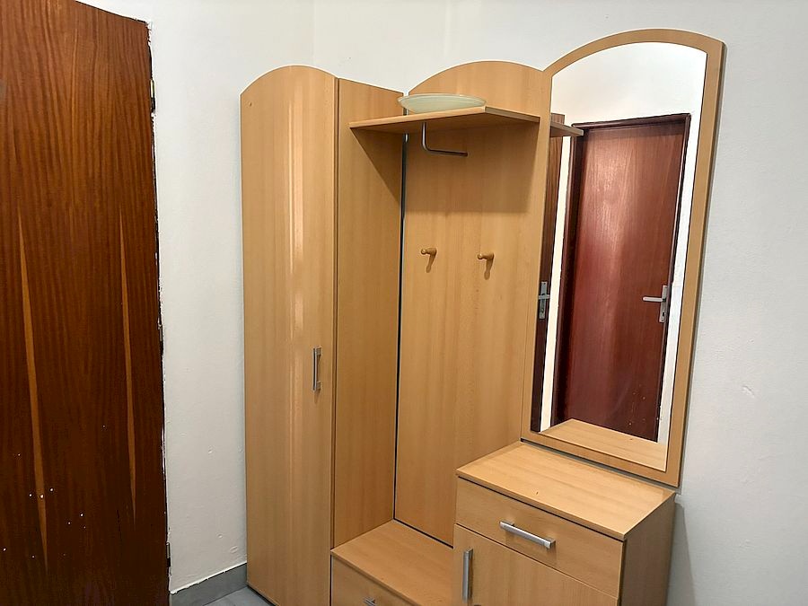 Prenájom veľkometrážneho 1 izbového bytu 42 m2, v Priekope - 11