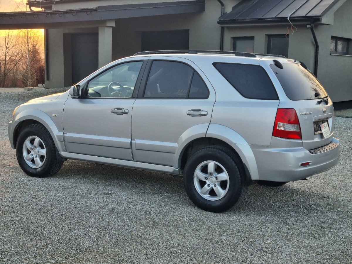 KIA SORENTO 2,5CRDi 4x4 MANUAL - 11
