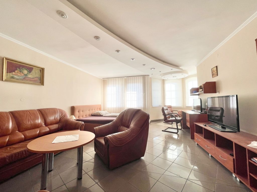 Na predaj penzión v centre KNM - 11