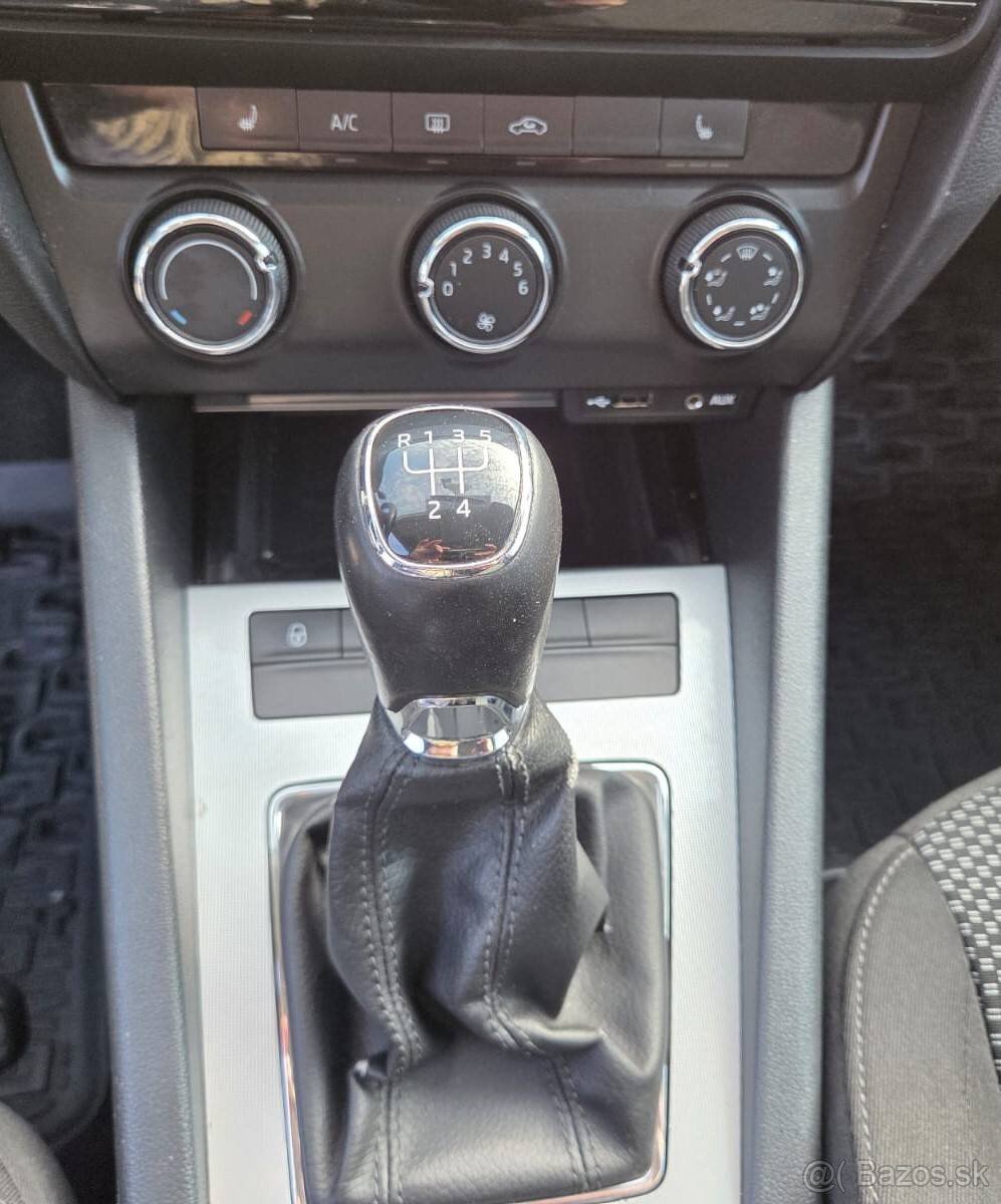 Škoda Octavia Combi 1.6TDI 81kW, NAVI - 11