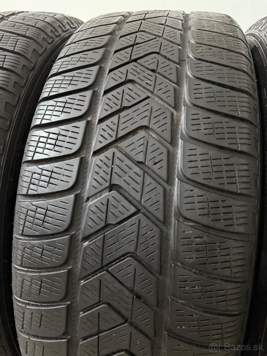 Zimné pneumatiky 235/60/18 Pirelli Scorpion Winter MO - 11
