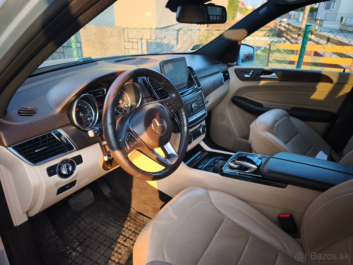Mercedes Benz GLE 500 e - 11