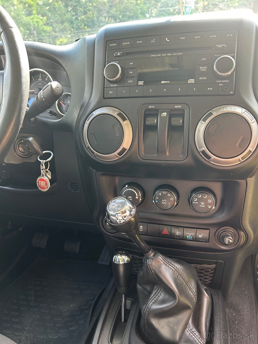 JEEP WRANGLER SPORT 2,8 CRD - 11