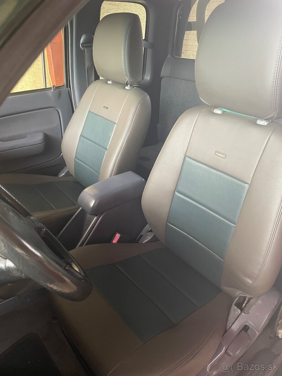 Toyota Hilux 2,5 - 11