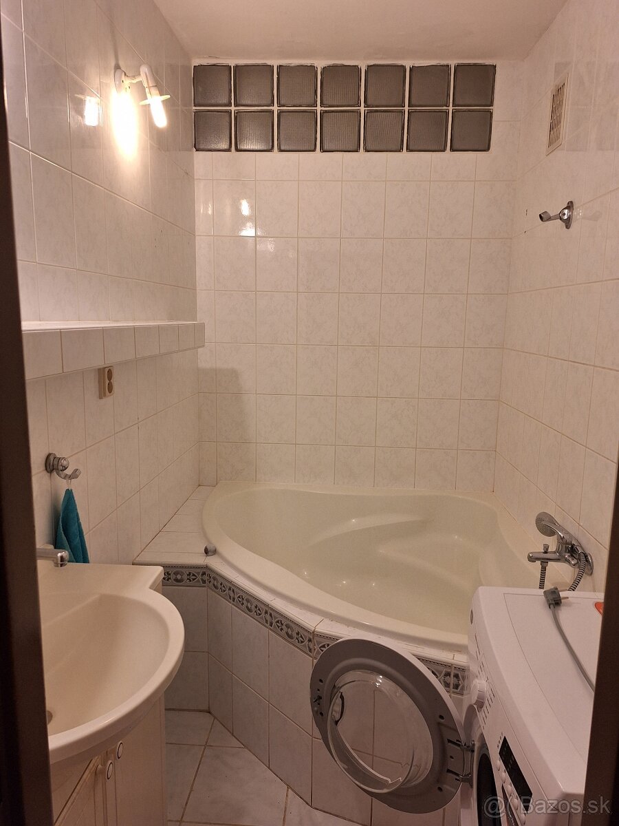 3- izbový bvt blízko centra v Šamoríne - 11