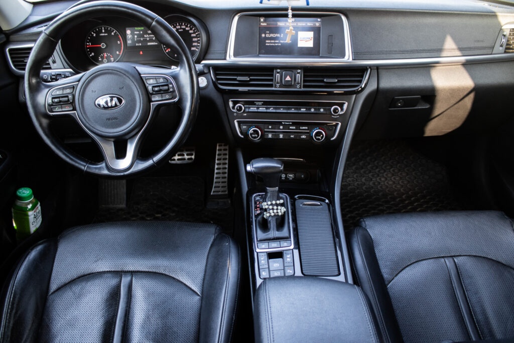 Kia Optima SW 1.7 CRDi, 104kW (2017) - 11