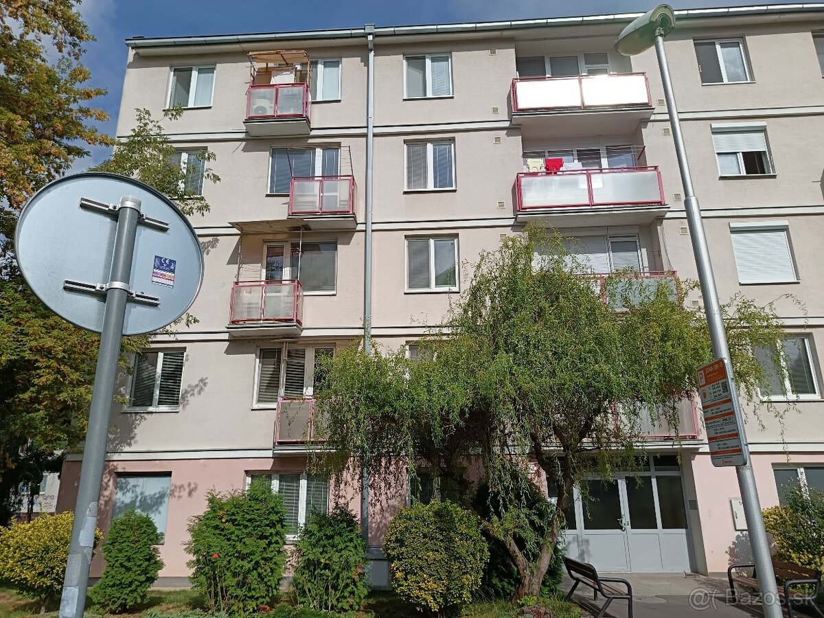 Predaj 2 i byt prerob. na 3 i. 2 balkóny Nitra - 11